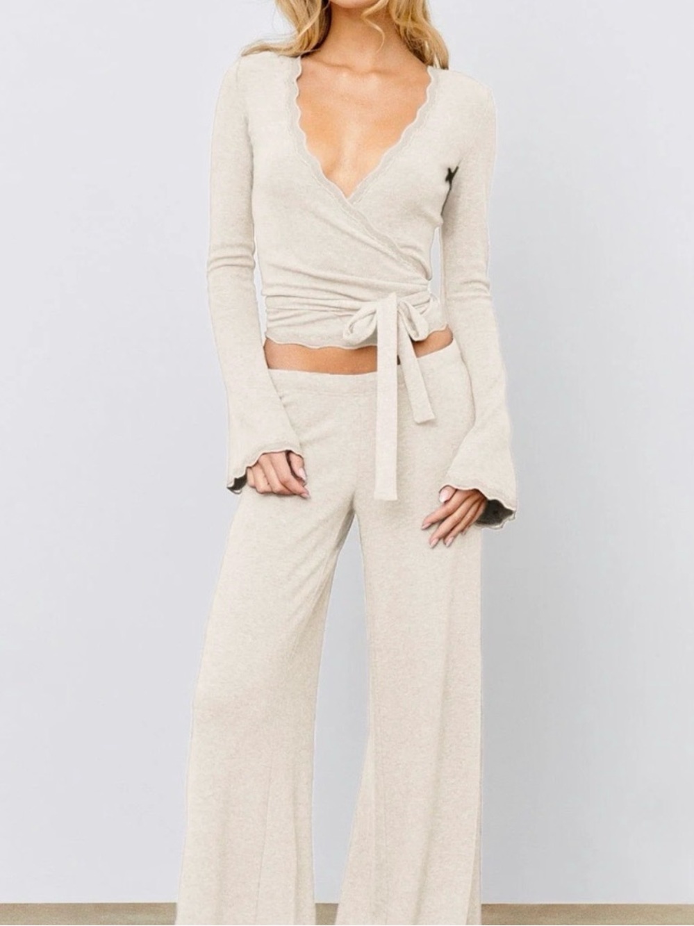 ISO size medium vanilla or white phe phe set